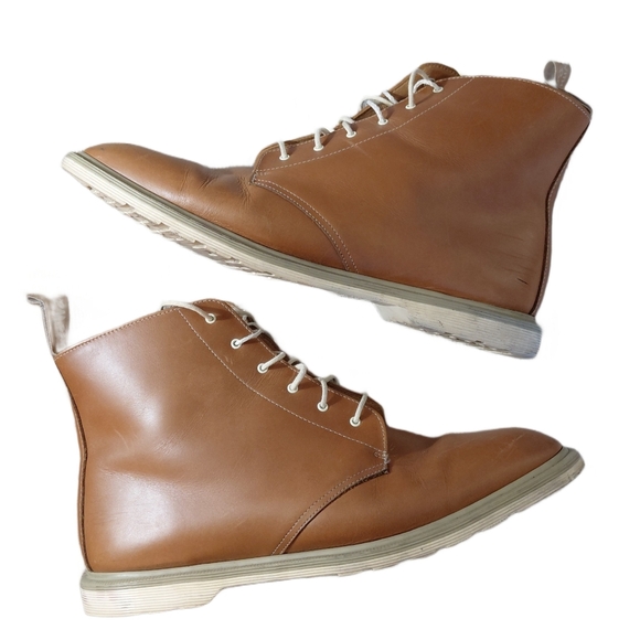 Dr. Martens Chester Light Brown Chukka Boots Men's Size 11 Leather Ankle Boots